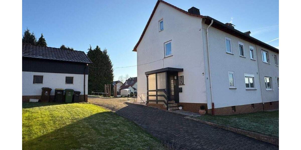 Charmantes Zweifamilienhaus in beliebter Lage von Niederkaufungen - modernisiert, gepflegt & vielseitig nutzbar 5 zimmer