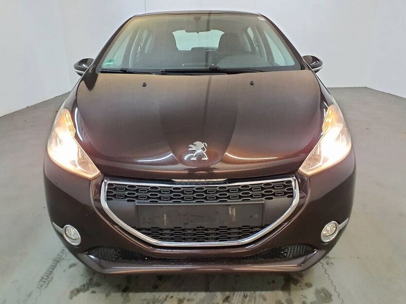 Peugeot 208 158.000 km 4.450 € Bocholt 46395