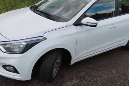 Hyundai i20 69.500 km 8.999 &euro; germering (München-West) 82110