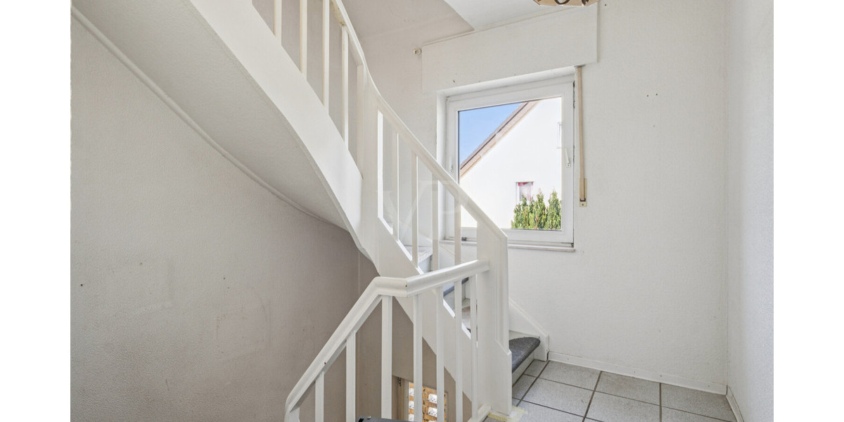 Reihenendhaus mit großem Grundstück, Pool und wohnmobilgeeigneter Doppelgarage - Reihenendhaus Rheine Rheine | Angebot:27165398