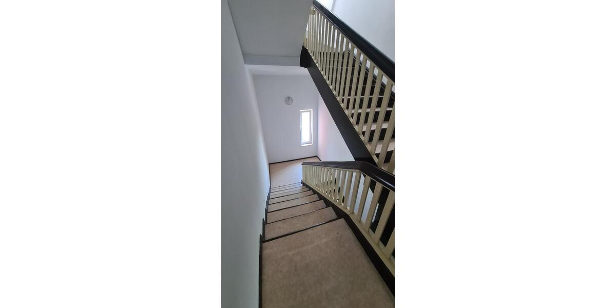 Etagenwohnung Leuna - 4 Zimmer, 106 m&sup2;, 800&euro; | Angebot:25959300