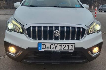 Suzuki (SX4) S-Cross 104.210 km 13.870 &euro; Düsseldorf 40468