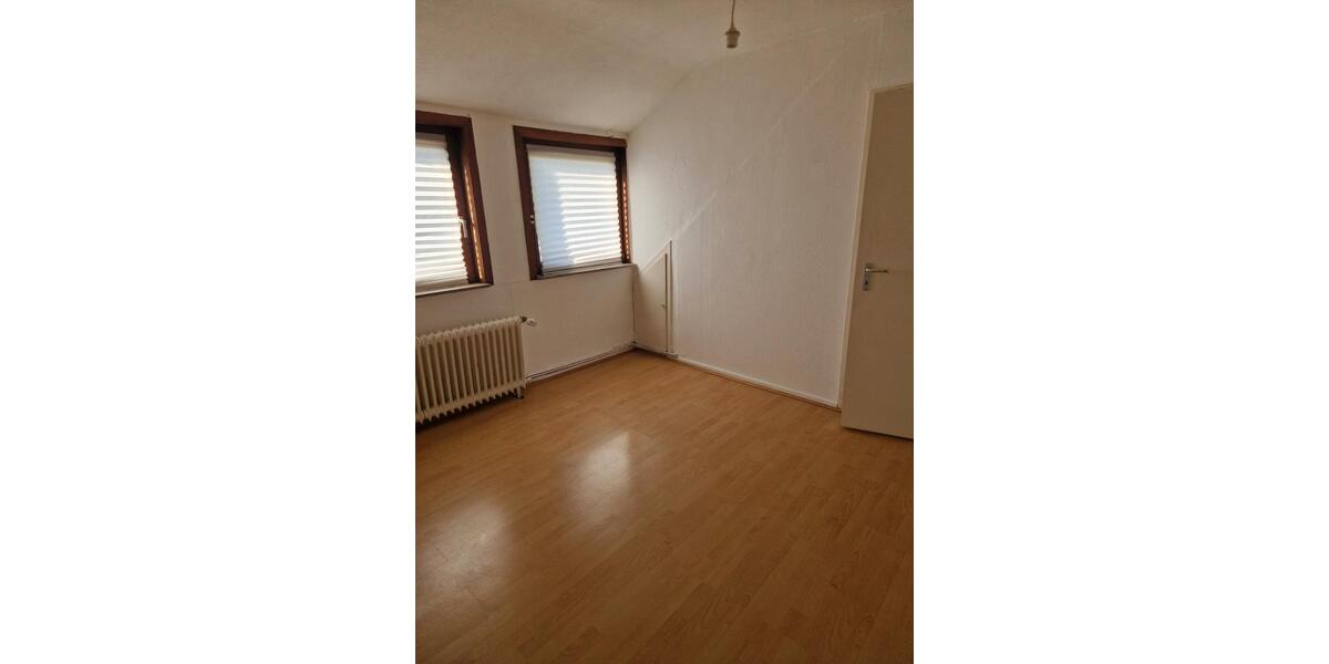 Dachgeschoßwohnung Bremen Findorff - 2.5 Zimmer, 53 m&sup2;, 180.000&euro; | Angebot:26124171