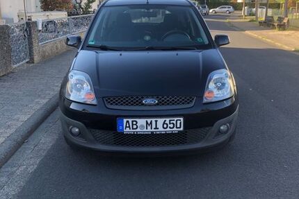 Ford Fiesta 93.723 km 2.950 &euro; Kahl 63796