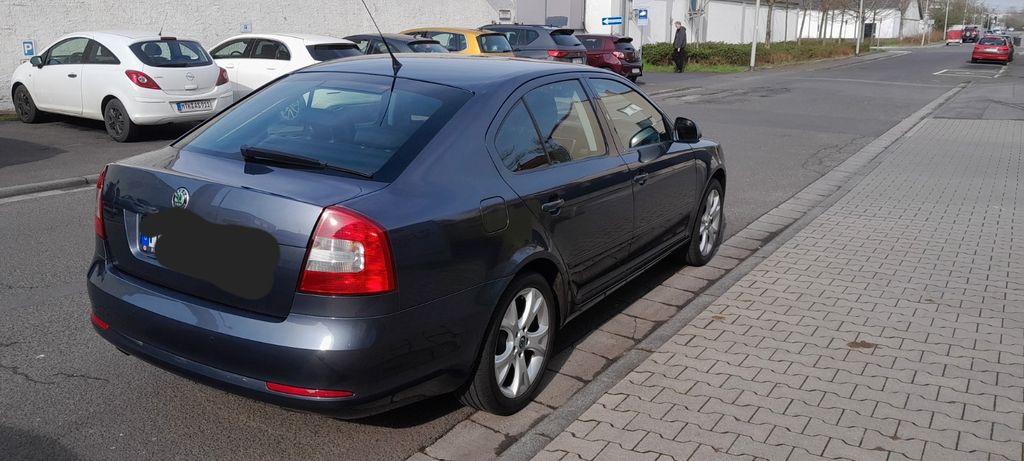 Skoda Octavia 139.000 km 4.599 &euro; Hochheim am Main 65239