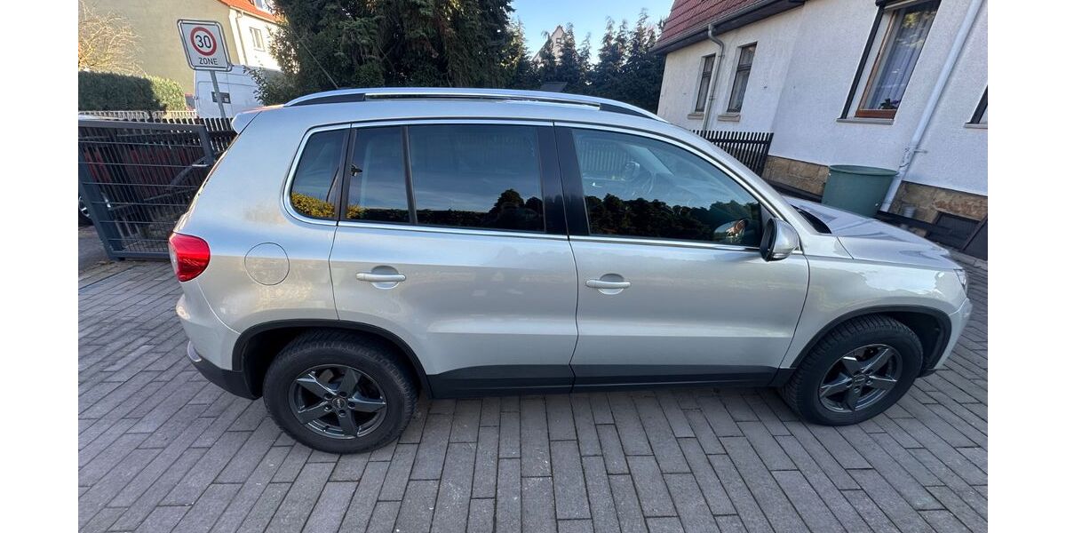 VW Tiguan 84.352 km 8.900 &euro; Gotha 99867