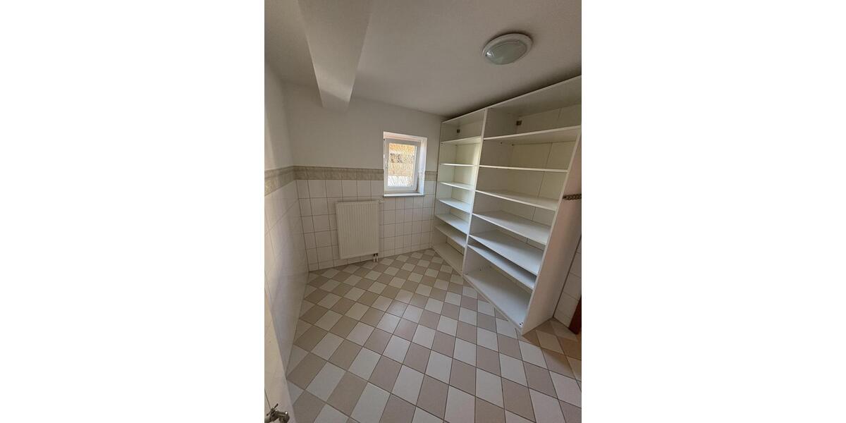 Etagenwohnung Tutzing - 3 Zimmer, 103 m&sup2;, 1.940&euro; | Angebot:26660340