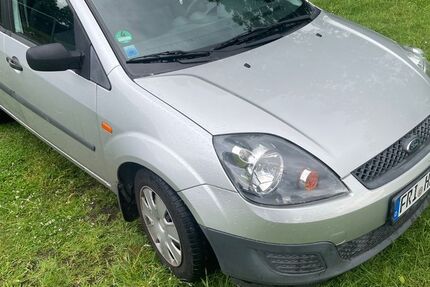 Ford Fiesta 220.000 km 800 &euro; Bockhorn 26345
