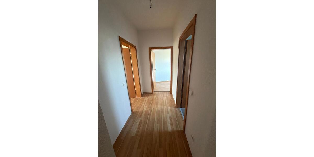 Dachgeschoßwohnung Essen Stadtbezirk VII - 5 Zimmer, 100 m&sup2;, 695&euro; | Angebot:24884993