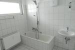 Renovierte Wohnung in gepflegtem Haus mit saniertem BadeZimmer und Balkon, ca.76m² im Eichholz.