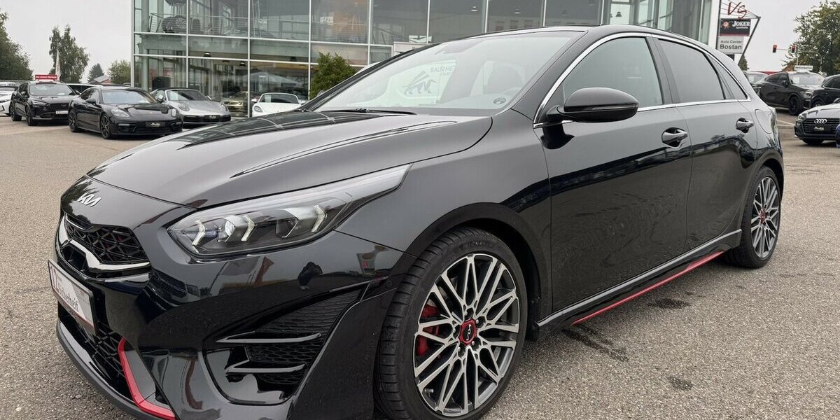 Kia Ceed GT PANORAMA/KAMERA/NAVI/LEDER/MEMORY/JBL 27.434 km 27.900 € Villingen-Schwenningen 78054