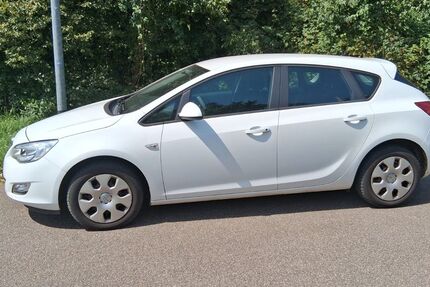 Opel Astra 146.000 km 4.000 € Karlsruhe 76149