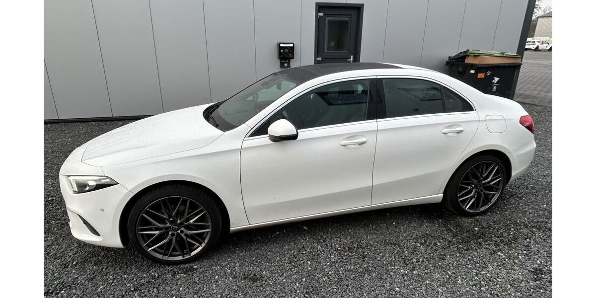 Mercedes-Benz A 200 69.000 km 24.100 &euro; Wees 24999