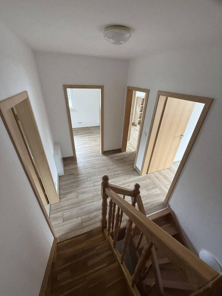 Modernes Doppelhaus 3 Schlafzi, Hobbyraum, Wohnzi, Garten, 2 Stellpl, BJ 2020, Fussbodenheizung