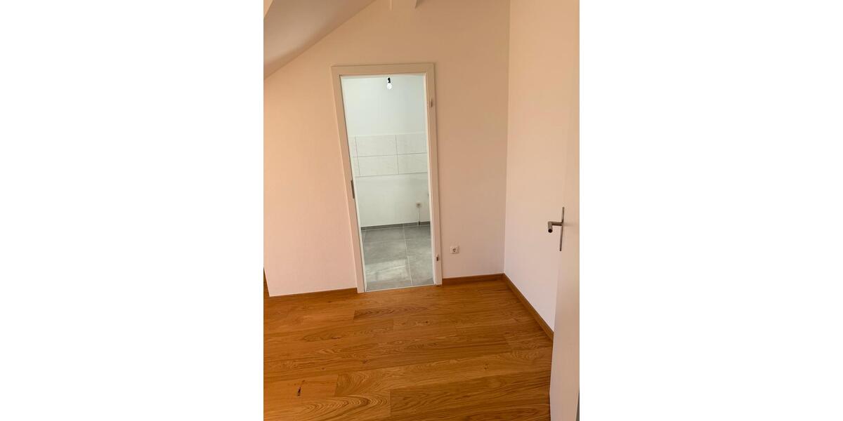 Dachgeschoßwohnung Rosenheim Egarten - 1 Zimmer, 35 m&sup2;, 750&euro; | Angebot:26124383
