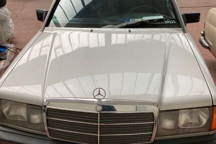 Mercedes-Benz 190 235.678 km 3.050 € Esslingen 73730