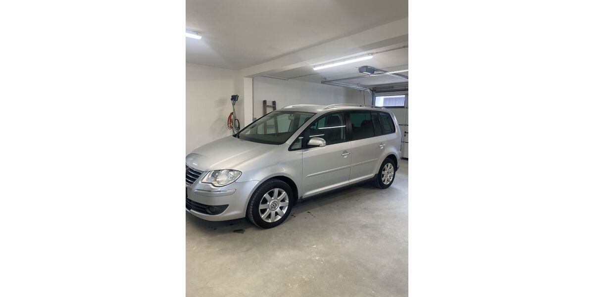 VW Touran 240.000 km 3.499 &euro; Hebertsfelden 84332