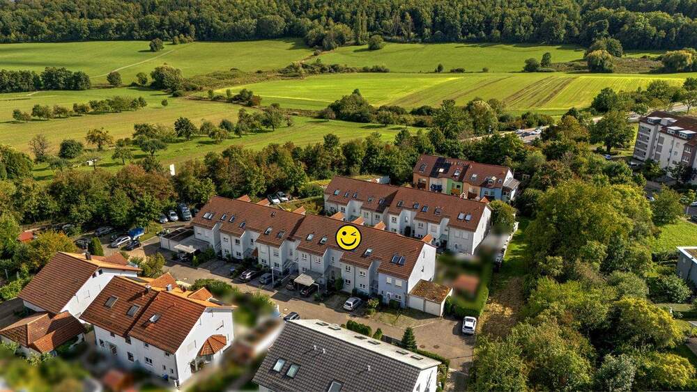 Perfekt für alle die Freiheit lieben -- Reihenmittelhaus auf der Diezenhalde 5 zimmer