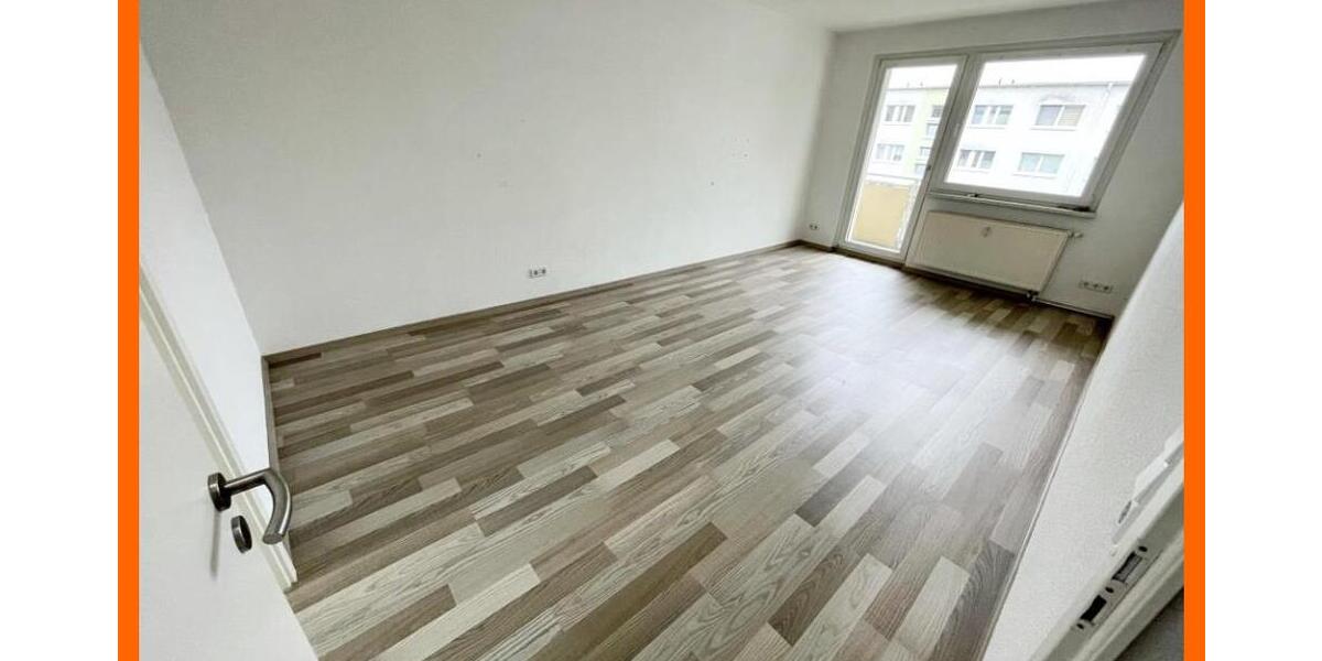 Gera-Langenberg! 4 Raum Whg. mit Balkon, Bad mit Wanne! Nähe AMAZON! - Etagenwohnung Gera Langenberg | Angebot:26882423