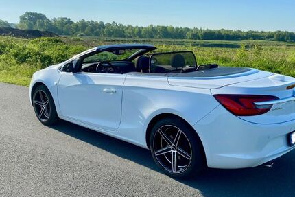 Opel Cascada 52.000 km 11.900 &euro; Uplengen 26670