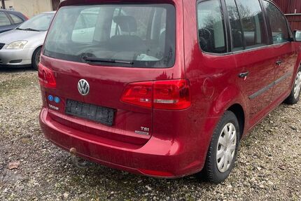 VW Touran 121.000 km 2.650 &euro; Fürth 90763