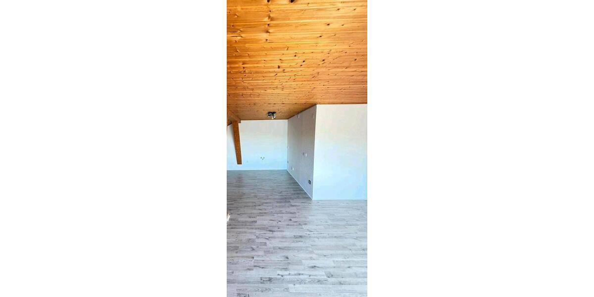 Dachgeschoßwohnung Borken (Hessen) - 3 Zimmer, 108 m&sup2;, 990&euro; | Angebot:26113289