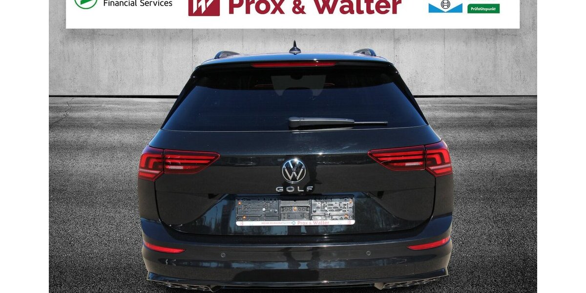 VW Golf VIII Variant 1.5 TSI R-Line LED+KAMERA+ACC 30.953 km 27.500 &euro; Hagenow 19230