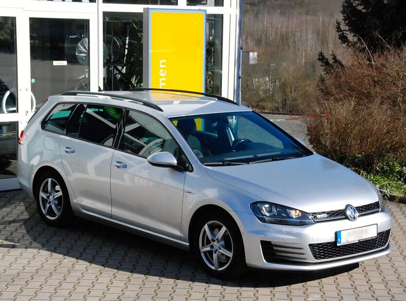 VW Golf 250.150 km 8.499 € Dornburg - Camburg 07774