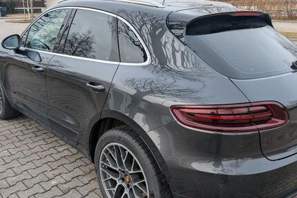 Porsche Macan 178.000 km 32.300 &euro; Mering 86415