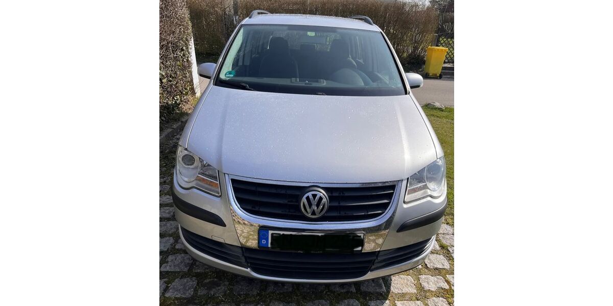 VW Touran 147.000 km 2.999 &euro; Friedrichshafen 88044