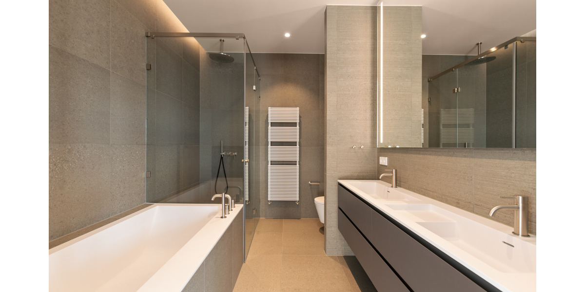 Etagenwohnung Frankfurt am Main Innenstadt - 2 Zimmer, 82 m&sup2;, 2.115&euro; | Angebot:26092972