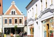 Ruhige Citylage mit Flair – 2-3 Zimmer - Wohnung direkt am Markt