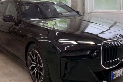 BMW i7 32.980 km 84.900 &euro; Hamburg 22043