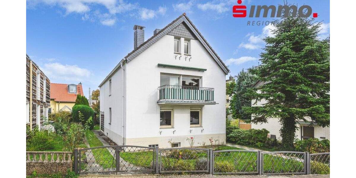 Freistehendes modernisierungsbedürftiges Zweifamilienhaus mit sonnigem Garten in sehr ruhiger und beliebter Lage 6 zimmer