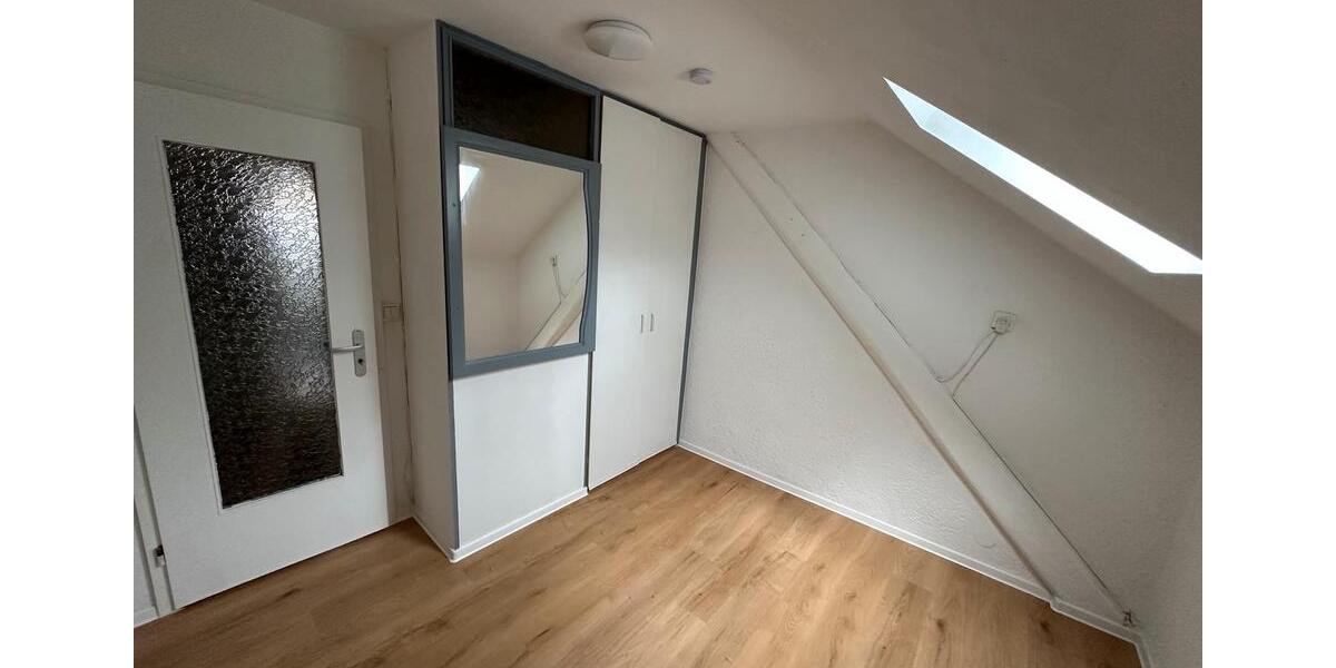 Renovierte 3,5 Dachgeschosswohnung in Riegelsberg 3.5 zimmer