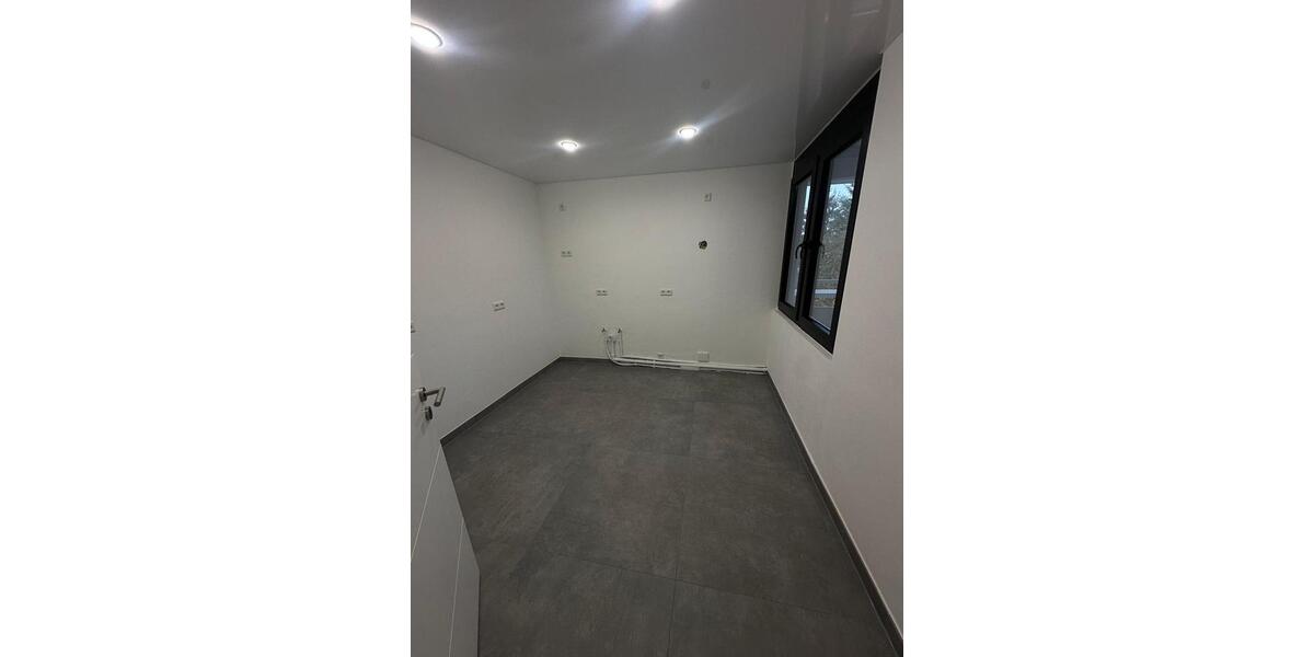 Renovierte Eigentumswohnung mit Balkon & Aufzug 3 zimmer