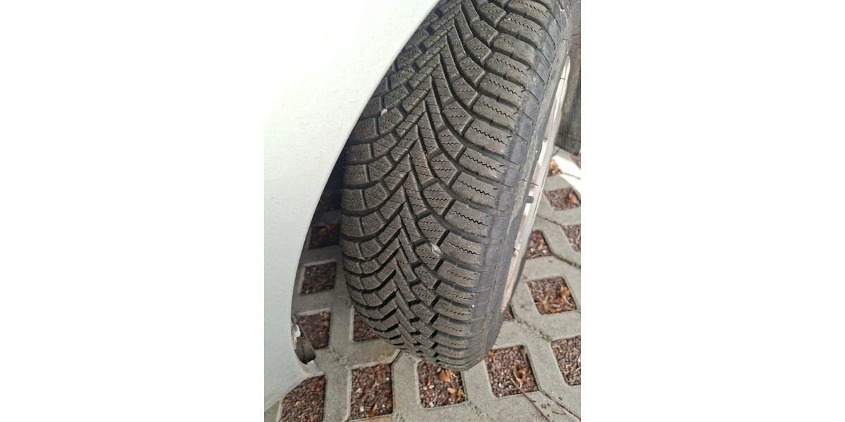 Ford Focus Kombi 163.000 km 2.900 € Halle 33790