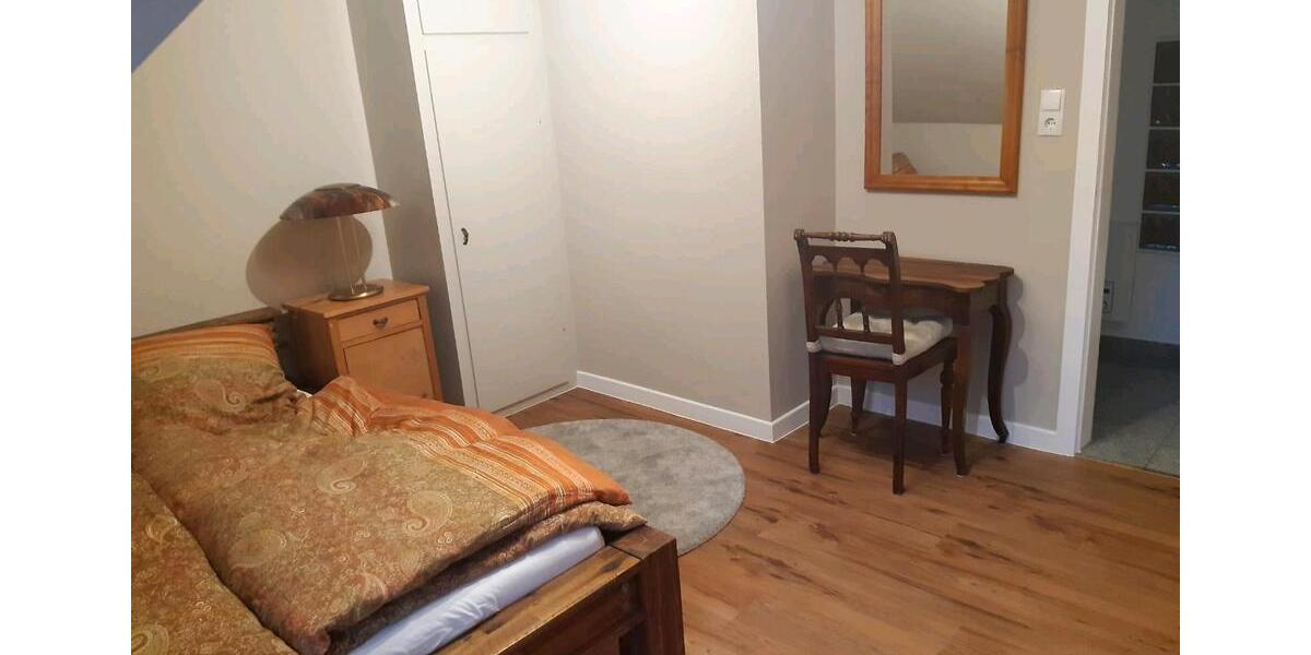 Dachgeschoßwohnung Bonn Bad Godesberg - 3 Zimmer, 63 m&sup2;, 830&euro; | Angebot:24851501