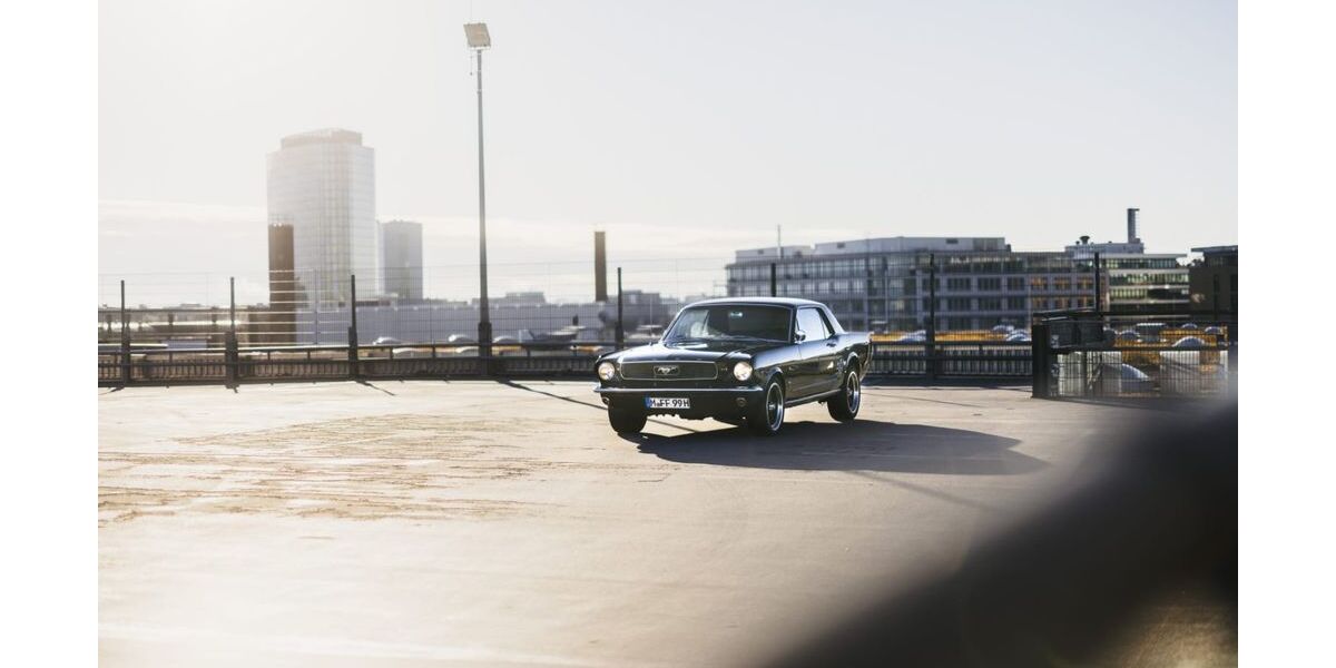 Ford Mustang 9.700 km 38.000 &euro; München 80636