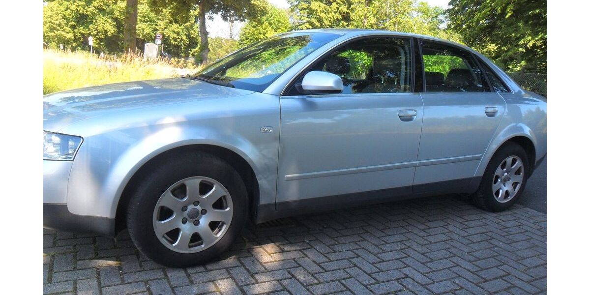 Audi A4 151.000 km 1.499 &euro; Uetze OT Dollbergen 31311
