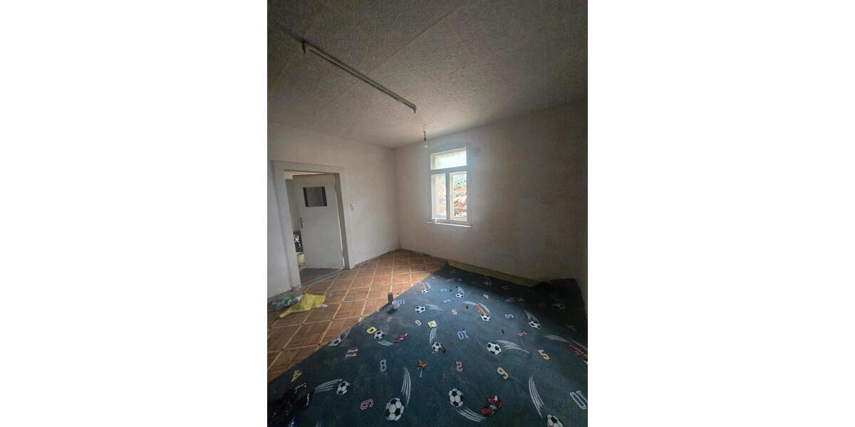 Einfamilienhaus Netzschkau - 5 Zimmer, 100 m&sup2;, 39.600&euro; | Angebot:27122742