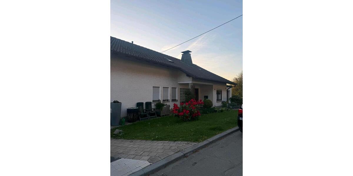 Etagenwohnung Lennestadt - 5.5 Zimmer, 165 m&sup2;, 1.300&euro; | Angebot:26316388