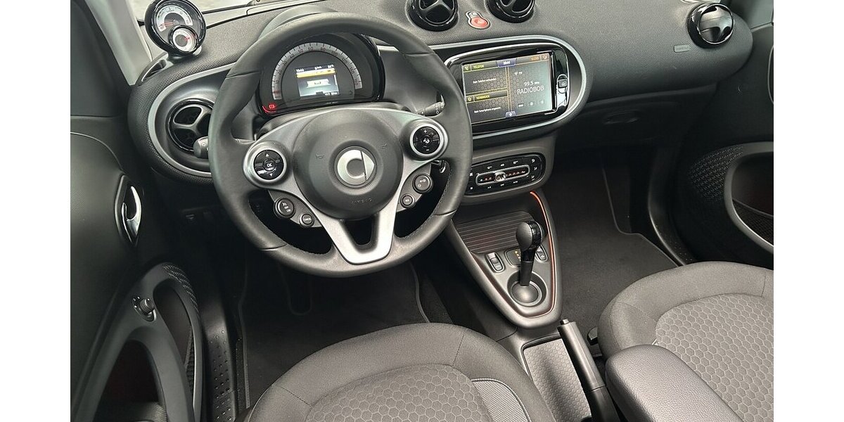 Smart ForTwo EQ CABRIO EXCLUSIVE-22KW-RÜCKFAHRKAMERA! 13.660 km 18.399 € Groß-Umstadt 64823