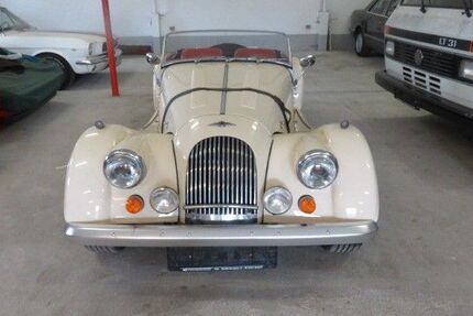 Morgan Plus 8