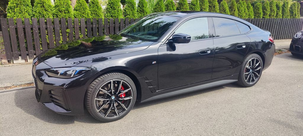 BMW i4 13.700 km 54.900 € Neubiberg 85579