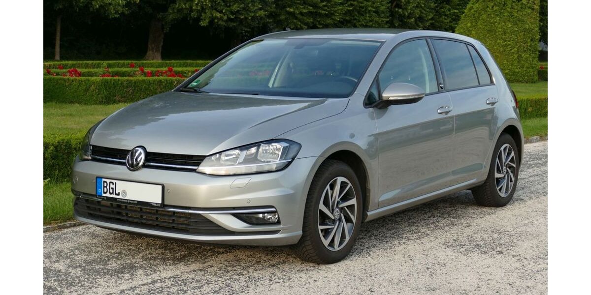 VW Golf 77.800 km 13.200 &euro; Freilassing 83395