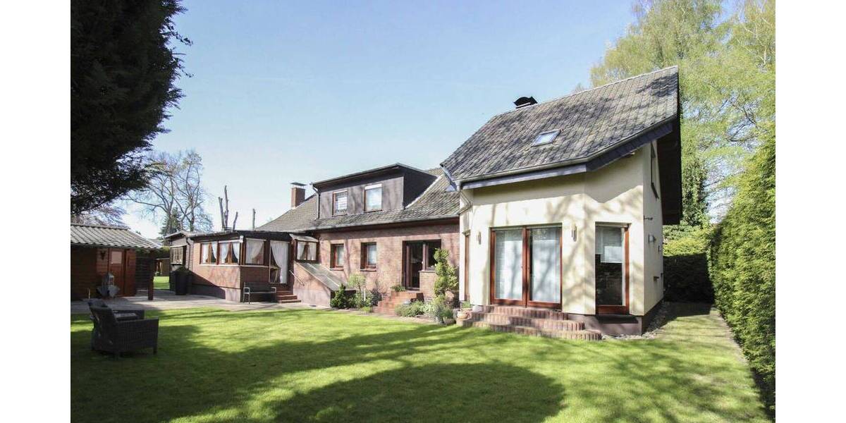 Einfamilienhaus Paderborn Sennelager - 8 Zimmer, 243 m&sup2;, 595.000&euro; | Angebot:26826411