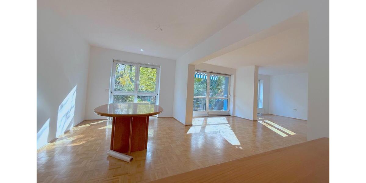 Doppelhaushälfte Nürnberg Erlenstegen - 12 Zimmer, 312 m&sup2;, 1.210.000&euro; | Angebot:27102031