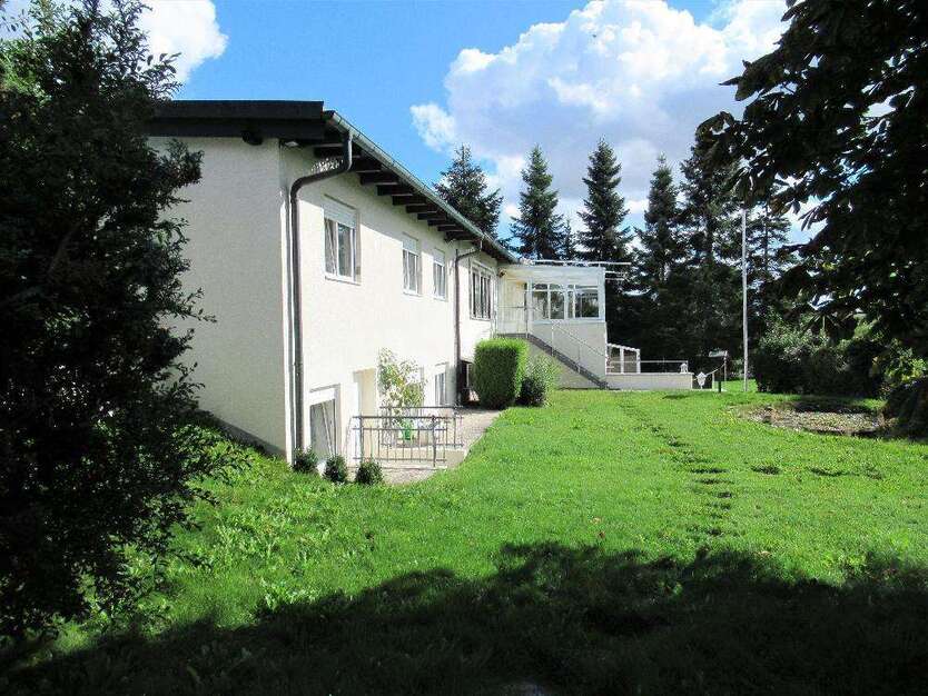 Haus zum Kaufen in Attenkirchen 980.000 € 360 m²