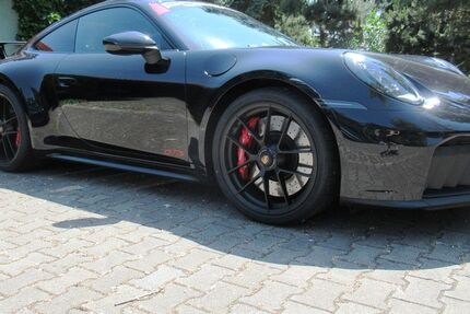 Porsche 992 14.289 km 186.992 &euro; Gröbern bei Meissen 01689